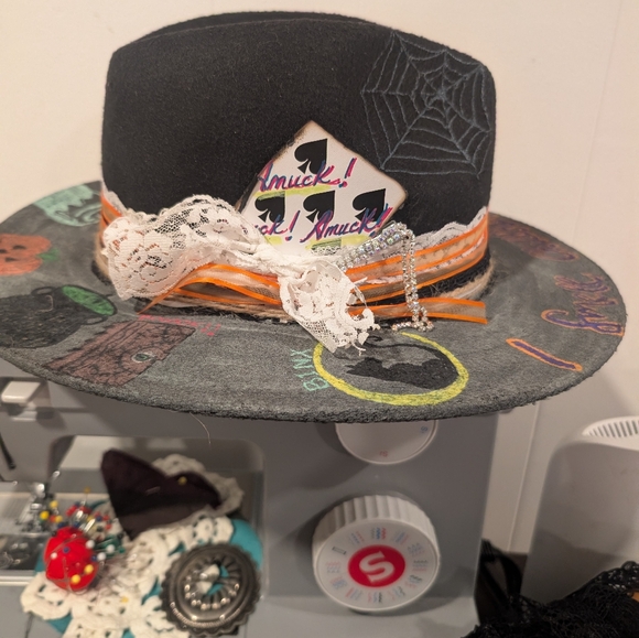 Hocus Pocus Halloween Custom Painted Hat - Picture 5 of 6